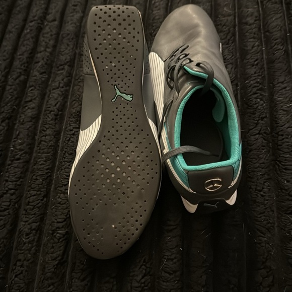 Mercedes Petronas Puma runners - Picture 3 of 3
